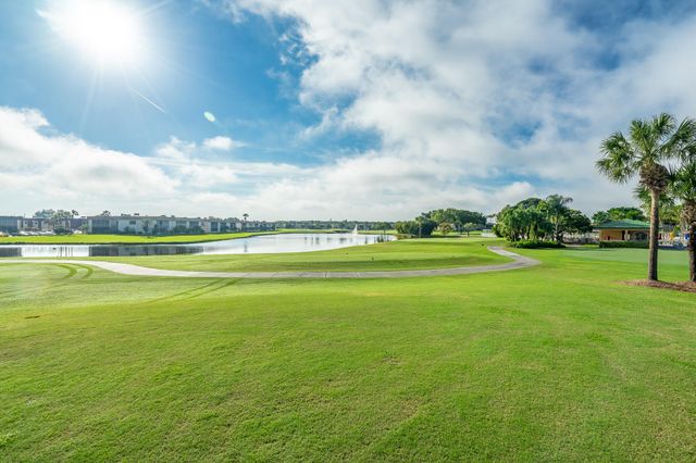 811 Flanders Q, Delray Beach, FL 33484