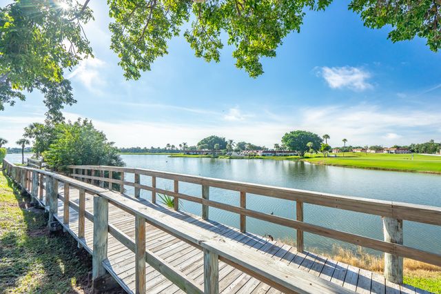 811 Flanders Q, Delray Beach, FL 33484