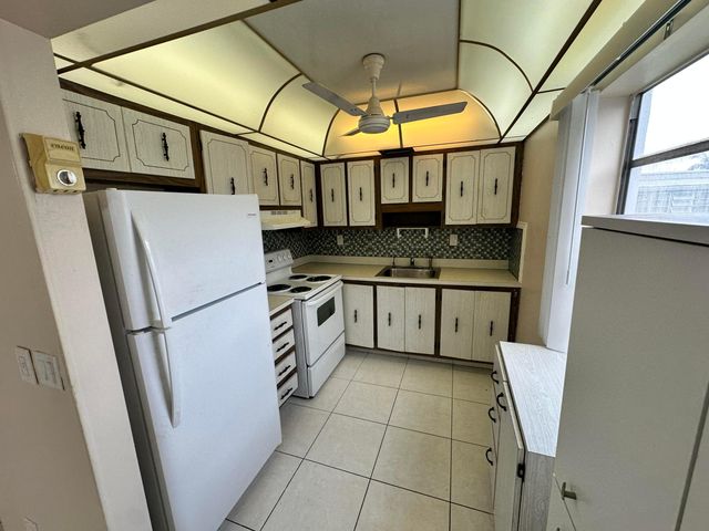 811 Flanders Q, Delray Beach, FL 33484