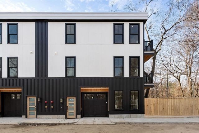 6 Dellmore Rd 3, Boston, MA 02130