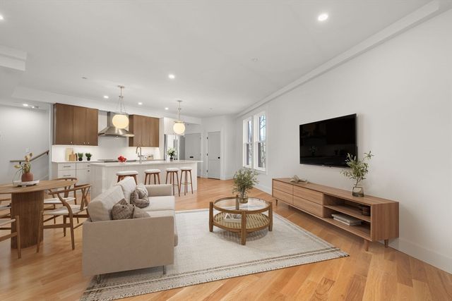 6 Dellmore Rd 3, Boston, MA 02130