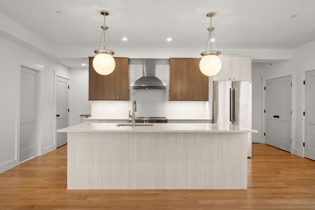 6 Dellmore Rd 3, Boston, MA 02130