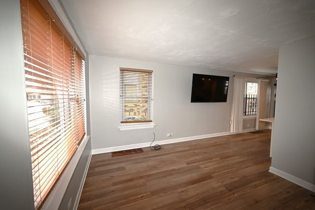 7927 S JEFFERY Boulevard, Chicago, IL 60617