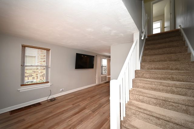 7927 S JEFFERY Boulevard, Chicago, IL 60617