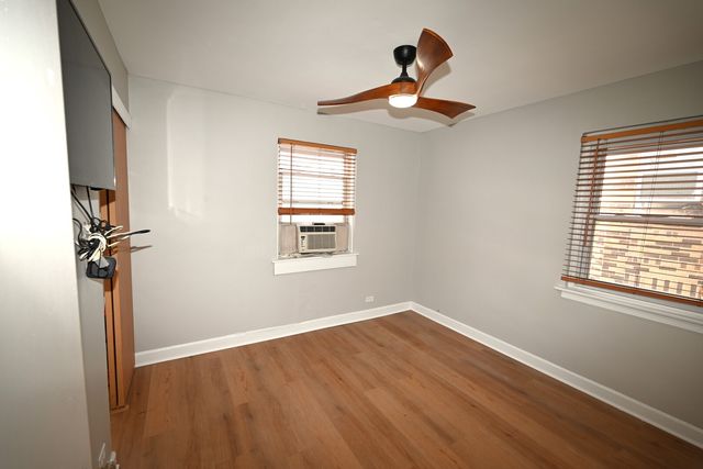 7927 S JEFFERY Boulevard, Chicago, IL 60617