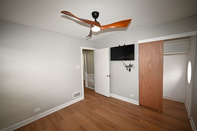 7927 S JEFFERY Boulevard, Chicago, IL 60617