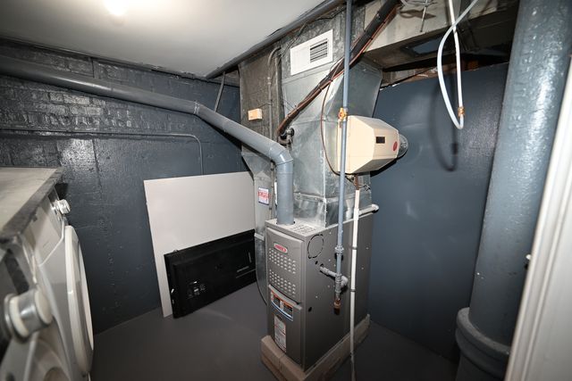 7927 S JEFFERY Boulevard, Chicago, IL 60617