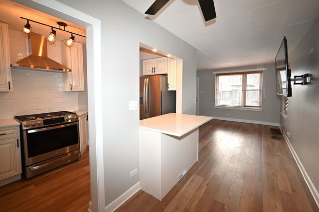 7927 S JEFFERY Boulevard, Chicago, IL 60617