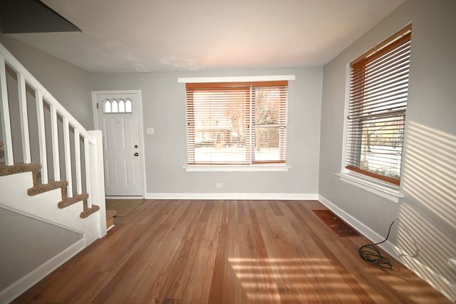 7927 S JEFFERY Boulevard, Chicago, IL 60617