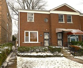 7927 S JEFFERY Boulevard, Chicago, IL 60617