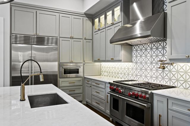 6675 Green Knoll, Dallas, TX 75230