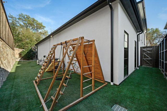 6675 Green Knoll, Dallas, TX 75230