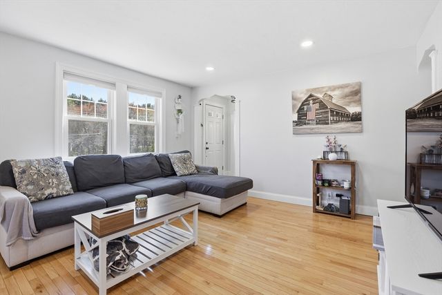 145 Boylston Cir, Shrewsbury, MA 01545