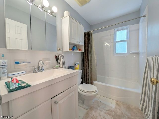 1255 Tuxedo Sq, Teaneck Twp., NJ 07666