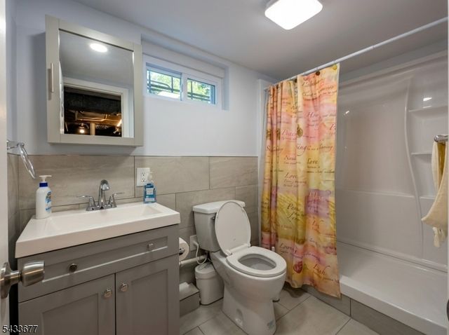 1255 Tuxedo Sq, Teaneck Twp., NJ 07666