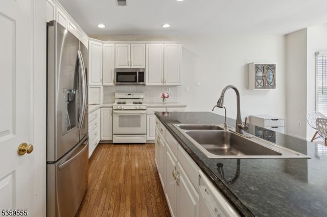 3 Merchant Ct, Bernards Twp., NJ 07920