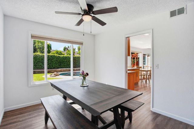 8932 Shady Vista Ct, Elk Grove, CA 95624