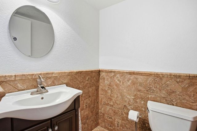 8932 Shady Vista Ct, Elk Grove, CA 95624