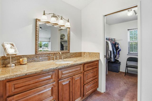 8932 Shady Vista Ct, Elk Grove, CA 95624