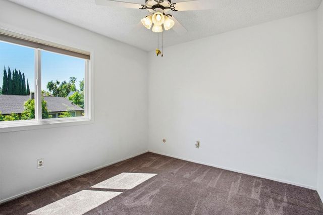 8932 Shady Vista Ct, Elk Grove, CA 95624