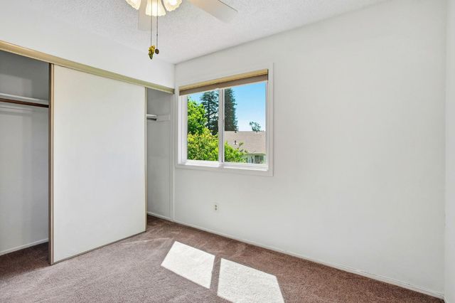 8932 Shady Vista Ct, Elk Grove, CA 95624