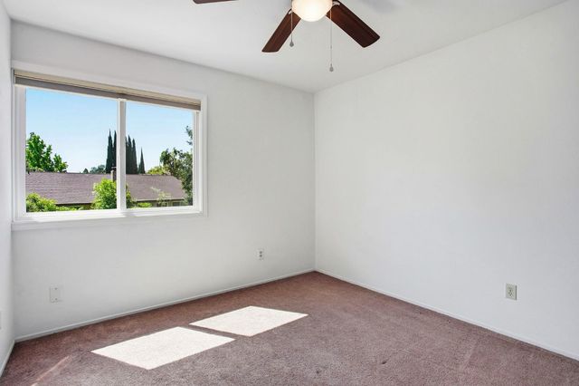 8932 Shady Vista Ct, Elk Grove, CA 95624