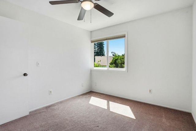 8932 Shady Vista Ct, Elk Grove, CA 95624