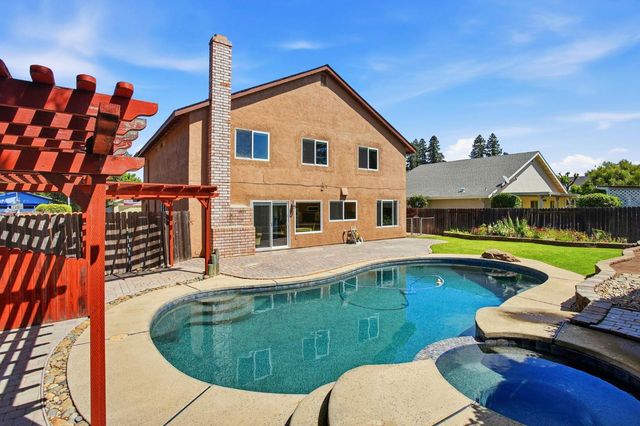 8932 Shady Vista Ct, Elk Grove, CA 95624