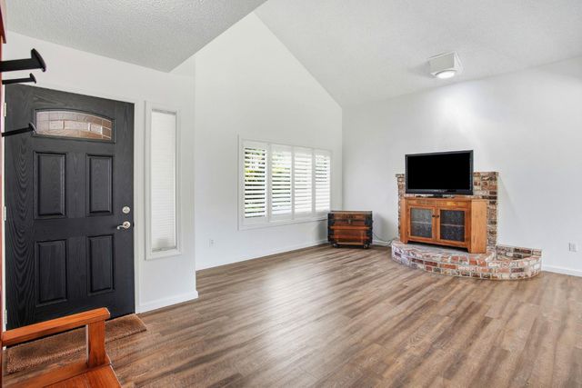 8932 Shady Vista Ct, Elk Grove, CA 95624