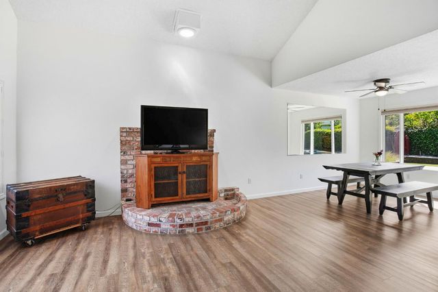 8932 Shady Vista Ct, Elk Grove, CA 95624