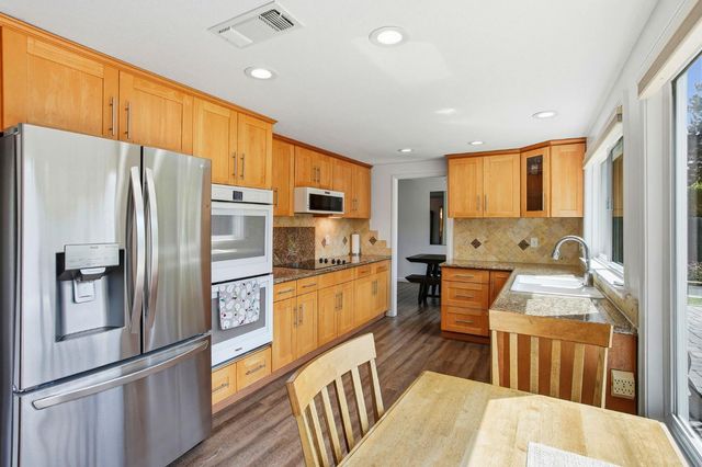 8932 Shady Vista Ct, Elk Grove, CA 95624