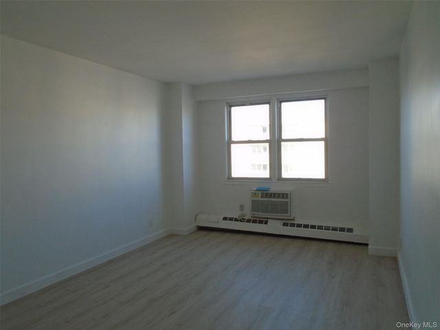 430 Shore Road 8G, Long Beach, NY 11561