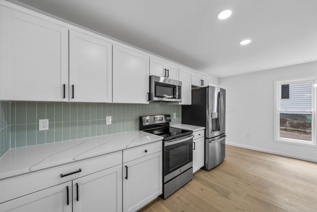425 Shelby St, Clarksville, TN 37042