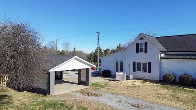 2999 Oak Grove Church Rd, Bethpage, TN 37022