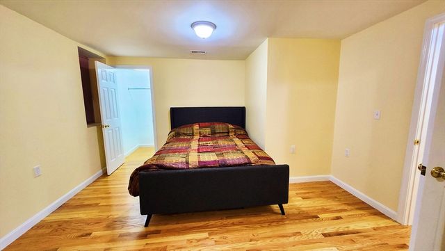 717 Middlesex St, Lowell, MA 01851