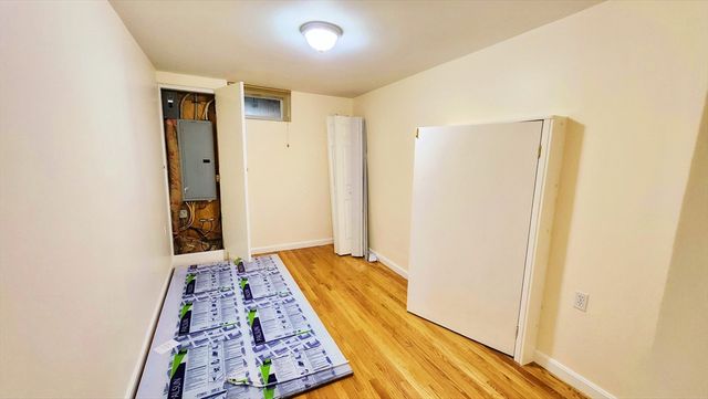 717 Middlesex St, Lowell, MA 01851