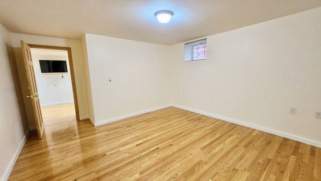 717 Middlesex St, Lowell, MA 01851