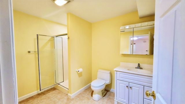 717 Middlesex St, Lowell, MA 01851