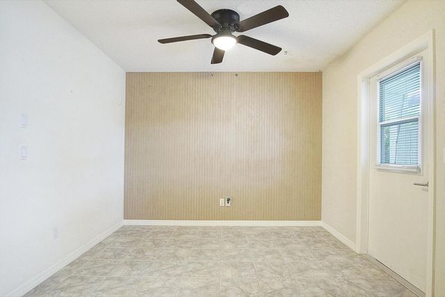 2486 SW Waikiki Street, Port St Lucie, FL 34953