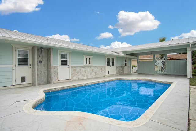 2486 SW Waikiki Street, Port St Lucie, FL 34953