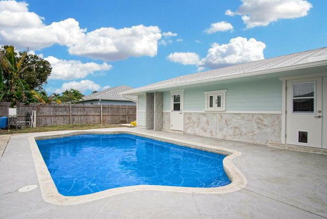 2486 SW Waikiki Street, Port St Lucie, FL 34953