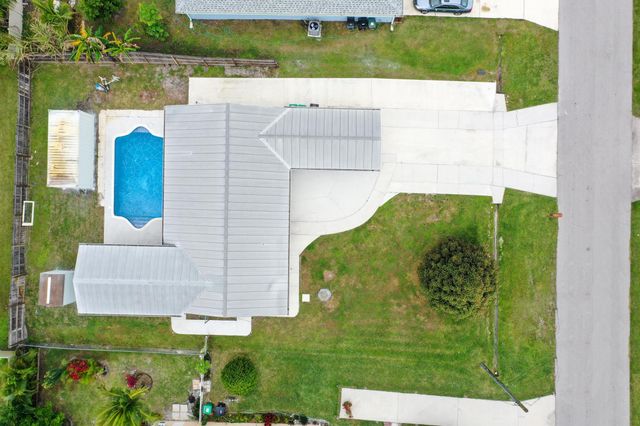 2486 SW Waikiki Street, Port St Lucie, FL 34953