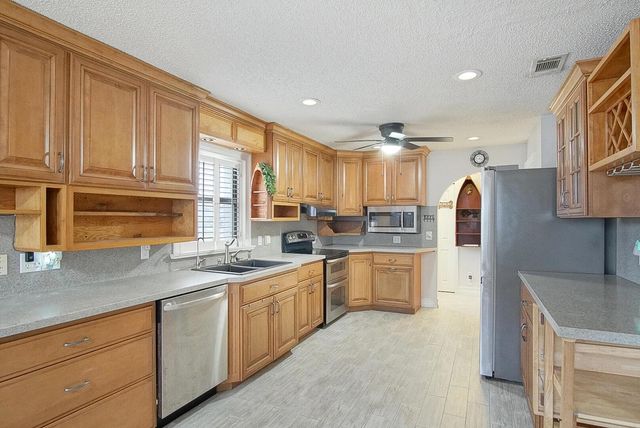 2486 SW Waikiki Street, Port St Lucie, FL 34953