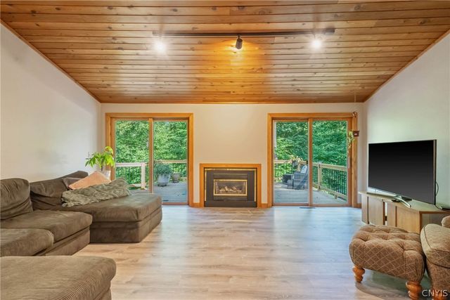 2424 Sourwood Drive, Lysander, NY 13135
