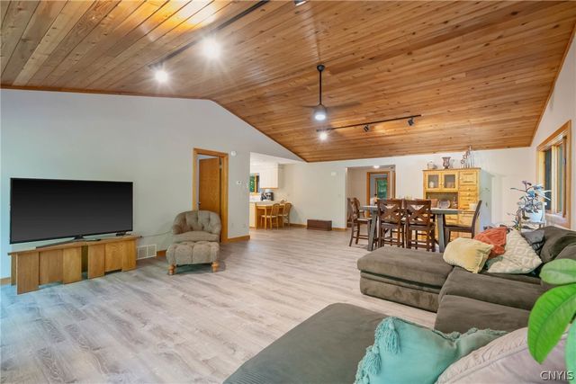 2424 Sourwood Drive, Lysander, NY 13135