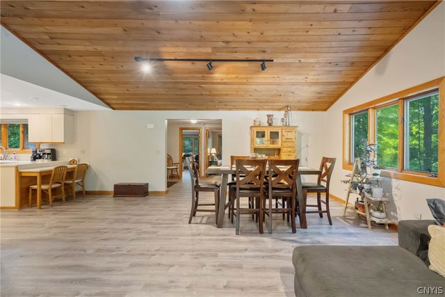 2424 Sourwood Drive, Lysander, NY 13135