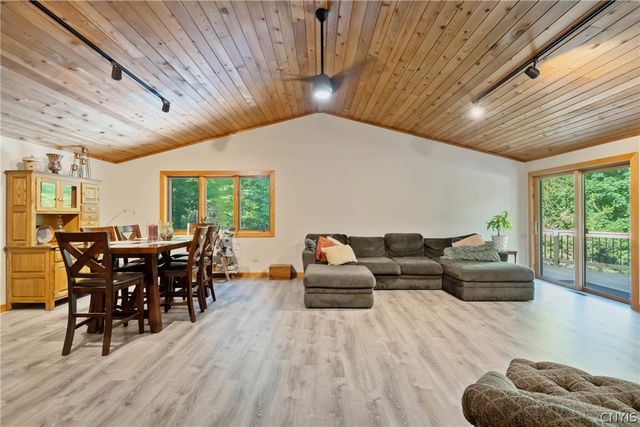 2424 Sourwood Drive, Lysander, NY 13135