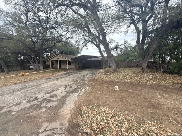 717 Lookout, Canyon Lake, TX 78133