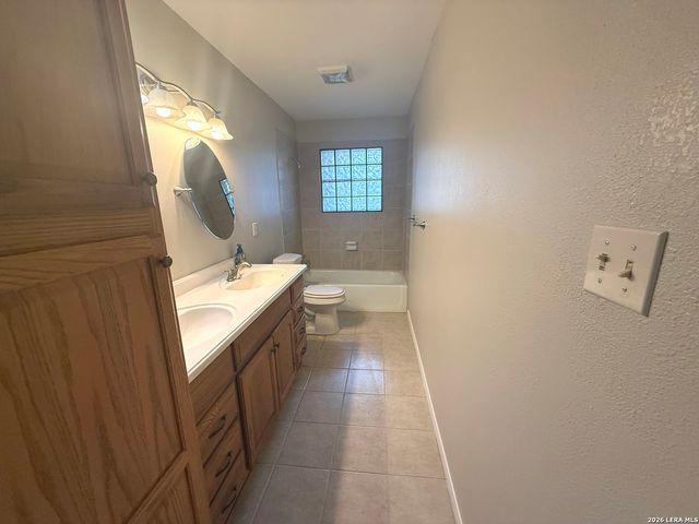 717 Lookout, Canyon Lake, TX 78133