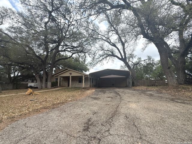 717 Lookout, Canyon Lake, TX 78133